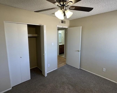 1643 W Muriel Drive - Photo Thumbnail 14