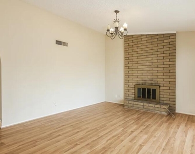 1643 W Muriel Drive - Photo Thumbnail 3