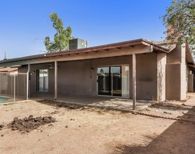 1643 W Muriel Drive - Photo Thumbnail 18