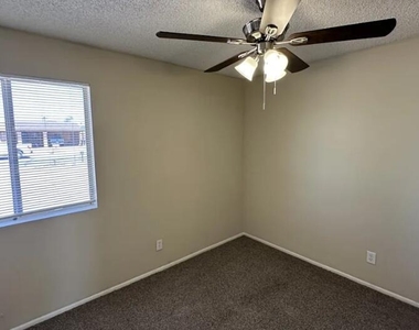 1643 W Muriel Drive - Photo Thumbnail 13