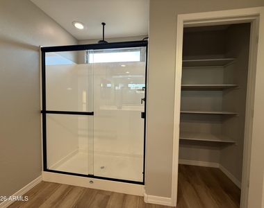 5618 N 87th Drive - Photo Thumbnail 19
