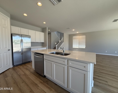 5618 N 87th Drive - Photo Thumbnail 5