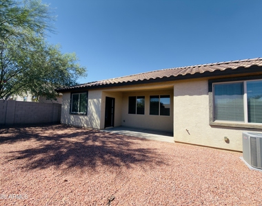 3569 E Peartree Lane - Photo Thumbnail 26