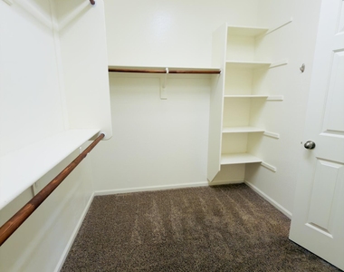 3569 E Peartree Lane - Photo Thumbnail 23