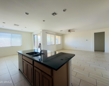 3569 E Peartree Lane - Photo Thumbnail 14