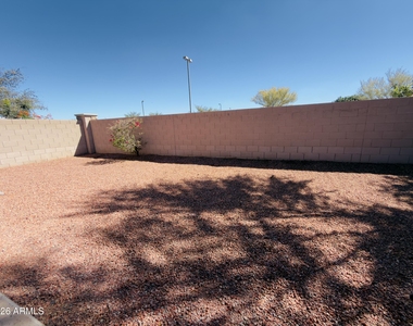 3569 E Peartree Lane - Photo Thumbnail 24