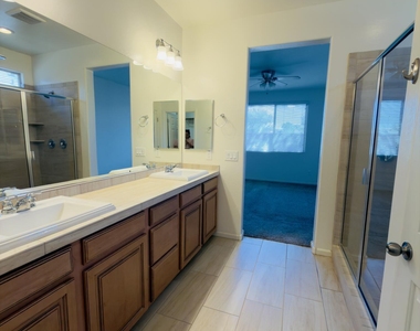 3569 E Peartree Lane - Photo Thumbnail 22