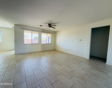 3569 E Peartree Lane - Photo Thumbnail 6