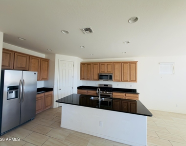 3569 E Peartree Lane - Photo Thumbnail 8