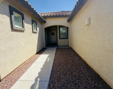3569 E Peartree Lane - Photo Thumbnail 3