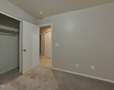 8006 W Pima Street - Photo Thumbnail 10