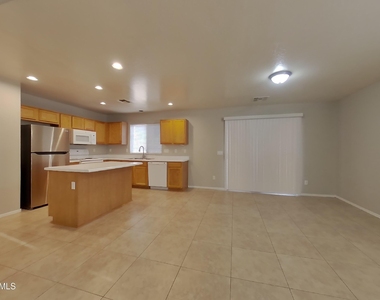 8006 W Pima Street - Photo Thumbnail 2