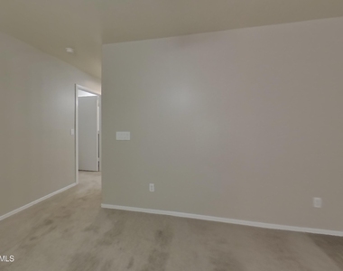 8006 W Pima Street - Photo Thumbnail 6