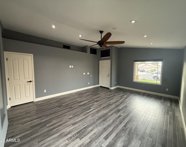 1567 N Tucana Court - Photo Thumbnail 5