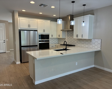 17296 W Valentine Street - Photo Thumbnail 7
