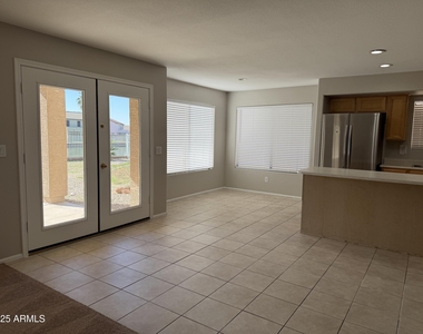 2706 N 111th Lane - Photo Thumbnail 9