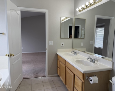 2706 N 111th Lane - Photo Thumbnail 38