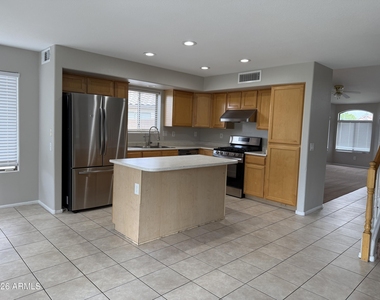 2706 N 111th Lane - Photo Thumbnail 28
