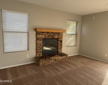 2706 N 111th Lane - Photo Thumbnail 7
