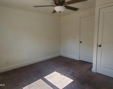 3032 N 34th Street - Photo Thumbnail 7