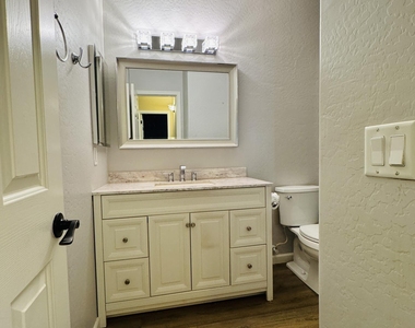 13394 N 151st Drive - Photo Thumbnail 16