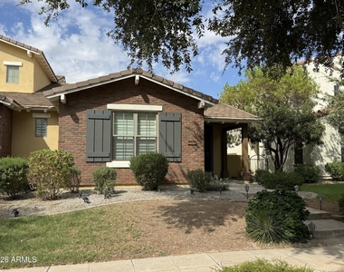 13394 N 151st Drive - Photo Thumbnail 2