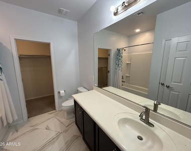 5164 W Quail Track Drive - Photo Thumbnail 14