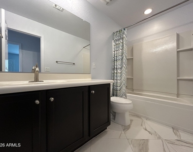 5164 W Quail Track Drive - Photo Thumbnail 12