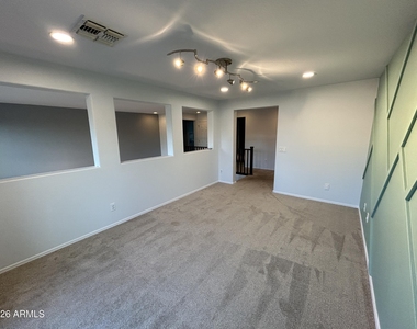 5164 W Quail Track Drive - Photo Thumbnail 17