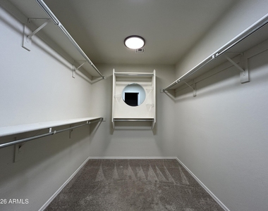 5164 W Quail Track Drive - Photo Thumbnail 8