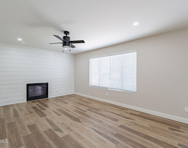 15885 W Apache Street - Photo Thumbnail 13