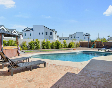 2929 N 55th Place - Photo Thumbnail 54