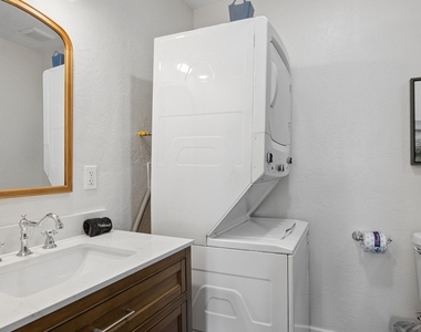2929 N 55th Place - Photo Thumbnail 52