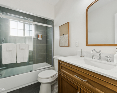 2929 N 55th Place - Photo Thumbnail 21