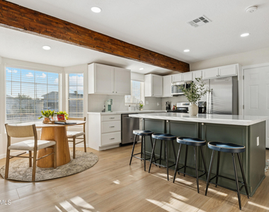2929 N 55th Place - Photo Thumbnail 1