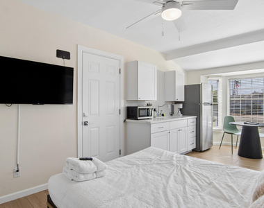 2929 N 55th Place - Photo Thumbnail 43