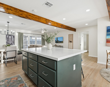2929 N 55th Place - Photo Thumbnail 10