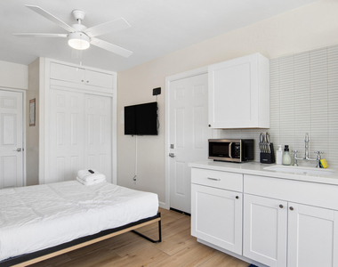 2929 N 55th Place - Photo Thumbnail 47