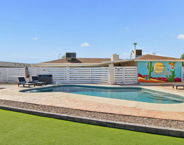 2929 N 55th Place - Photo Thumbnail 58