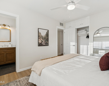 2929 N 55th Place - Photo Thumbnail 23