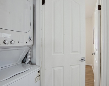 2929 N 55th Place - Photo Thumbnail 20