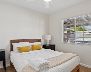 2929 N 55th Place - Photo Thumbnail 26