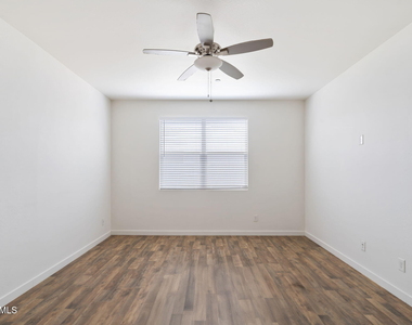 21451 W Palm Lane - Photo Thumbnail 14