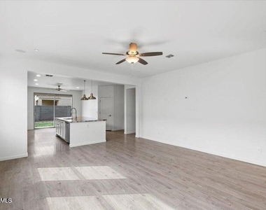 21451 W Palm Lane - Photo Thumbnail 1