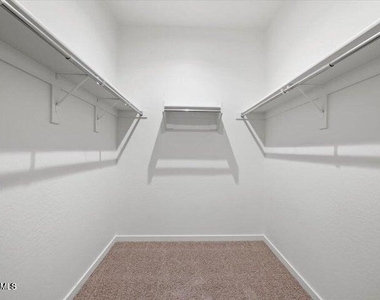 21451 W Palm Lane - Photo Thumbnail 4