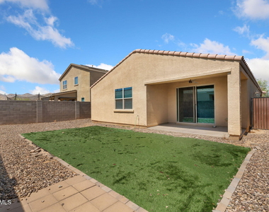 21451 W Palm Lane - Photo Thumbnail 6