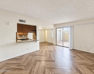 5934 N 48th Lane - Photo Thumbnail 3