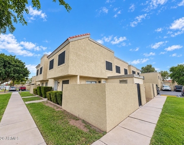 5934 N 48th Lane - Photo Thumbnail 2
