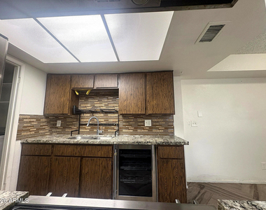 5934 N 48th Lane - Photo Thumbnail 6