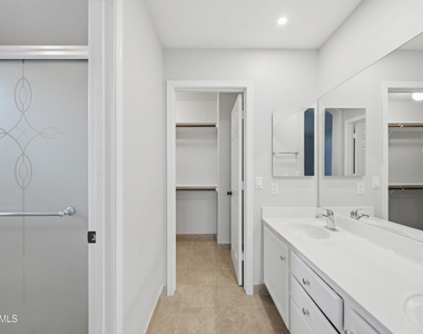 317 W Calle Monte Vista - Photo Thumbnail 16
